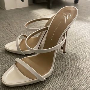 Giuseppe Zanotti size IT 39 US 9 brand new never worn with dust bag and card